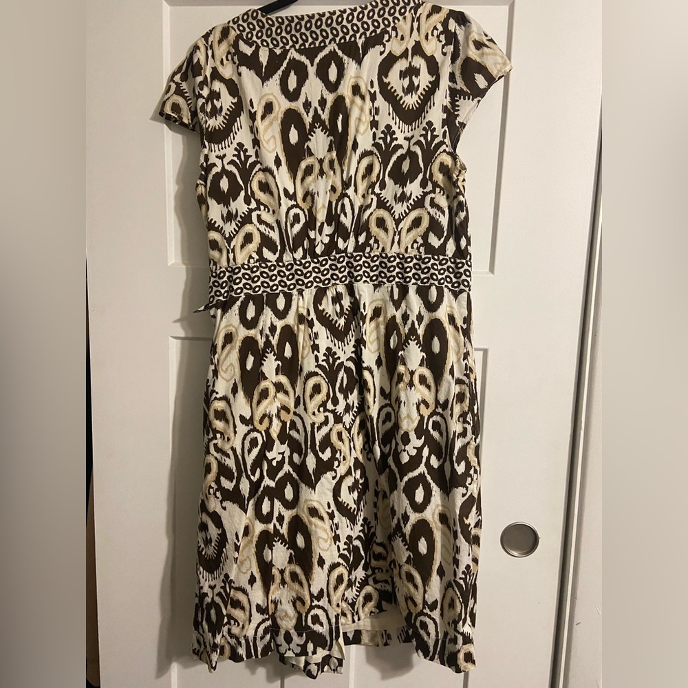 Pattern Wrap Dress - Picture 4 of 5